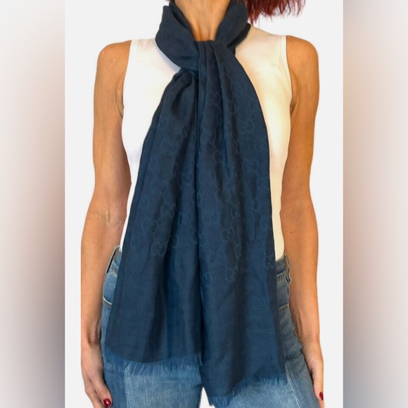 GUCCI Monogram Guccisima Fringe Scarf 70%wool 30% silk with a box 70”x17” - Picture 3 of 10